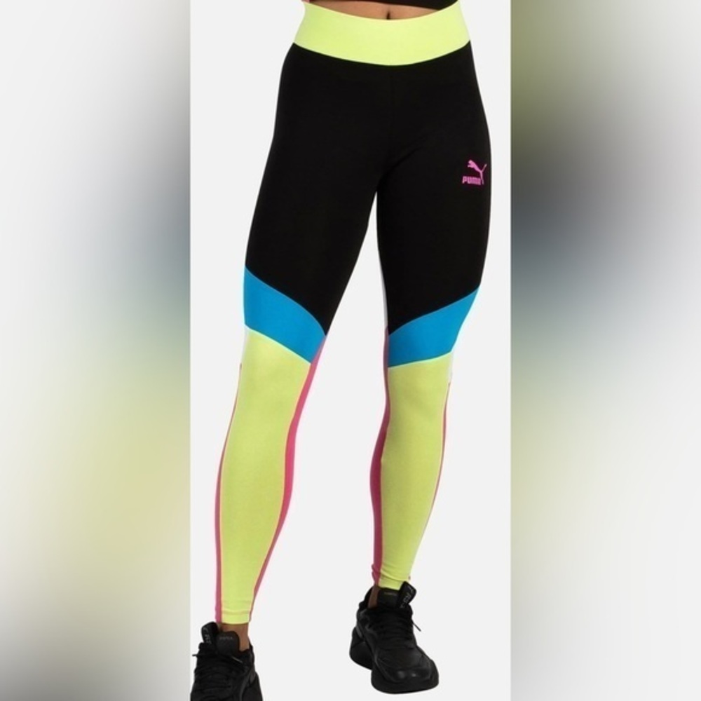 WOMENS PUMA TFS GRAPHIC LEGGINGS size Small